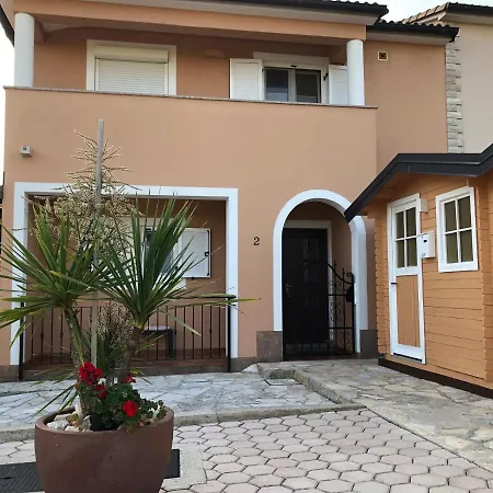 Haus Mit Pool Und Etwas Meerblick Holiday home Rogovici