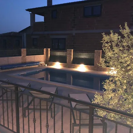Haus Mit Pool Und Etwas Meerblick Rogovici
