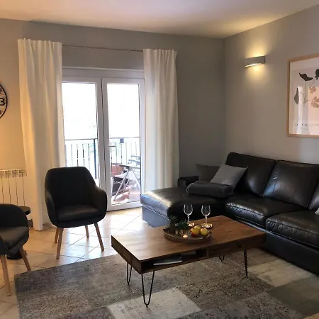 Haus Mit Pool Und Etwas Meerblick Holiday home Rogovici