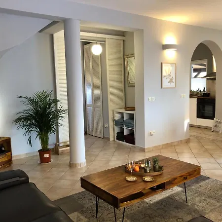 度假居 Haus Mit Pool Und Etwas Meerblick Rogovici