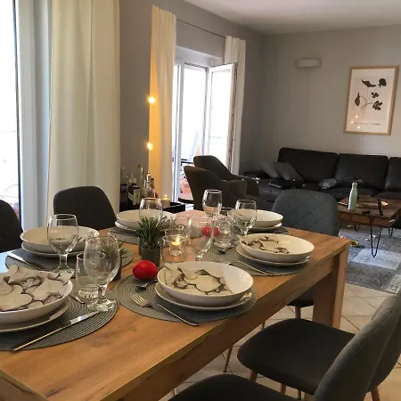 Haus Mit Pool Und Etwas Meerblick Semesterbostad *